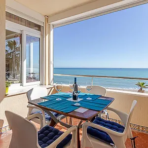 fantastic-views-on-the-beach-best-location-in-torremolinos.es-andalucia.com/